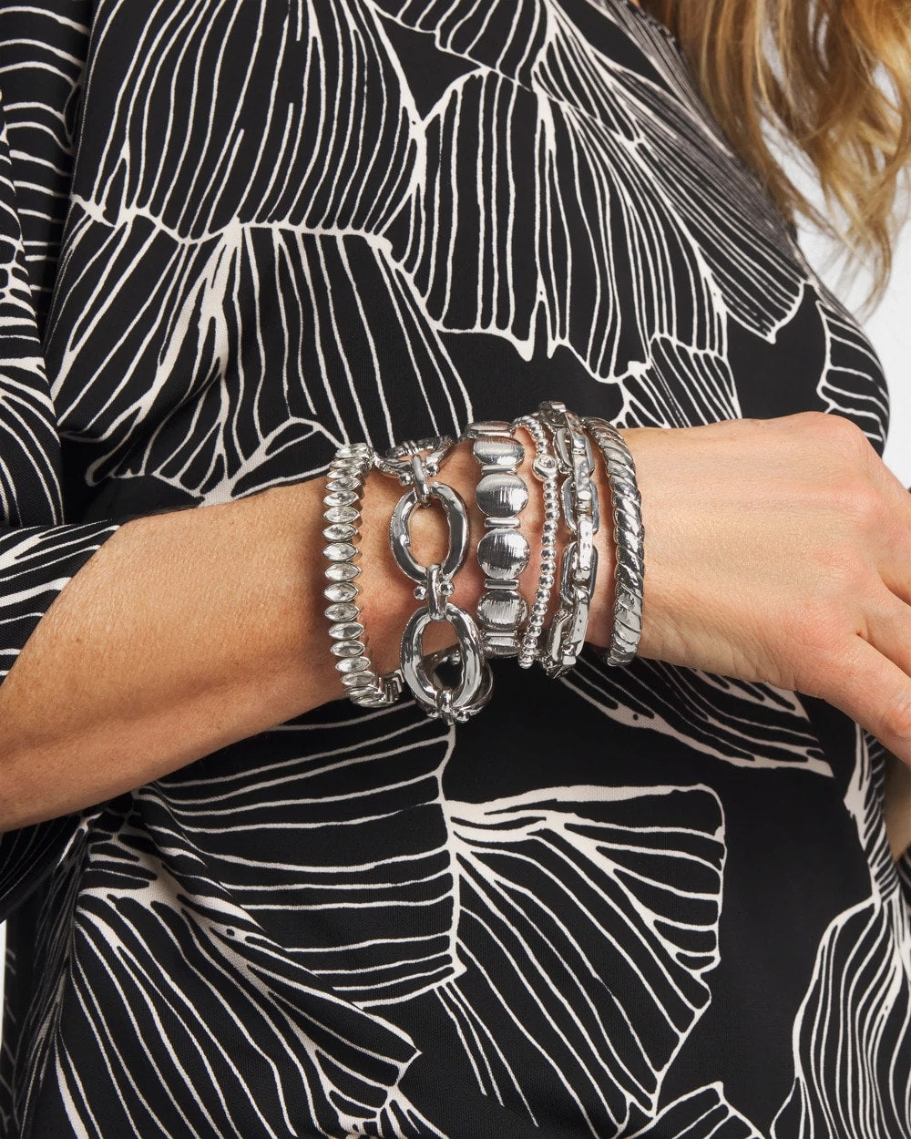 Silver Textured Circle Stretch Bracelet - Chico's