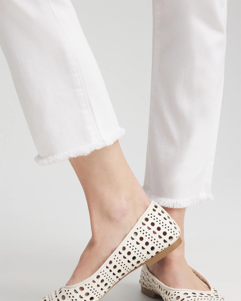 Girlfriend Frayed Cropped No Stain Jeans - Chico's
